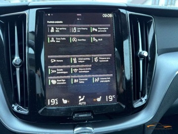 Volvo XC60 II Crossover D4 190KM 2019 Volvo XC 60 AC 2 strefy Nawigacja Czujniki Tempomat Alu 20 2.0 Diesel, zdjęcie 5