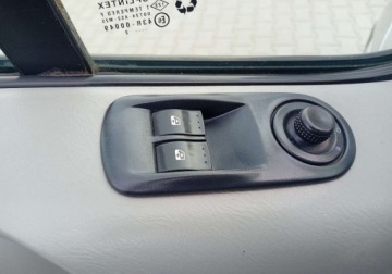 Renault Trafic II Kabina 2.0 dCi 115KM 2012 Renault Trafic Kupiony w Polsce - wersja Long - 9 foteli - 2,0 - 114 KM 2.0, zdjęcie 19