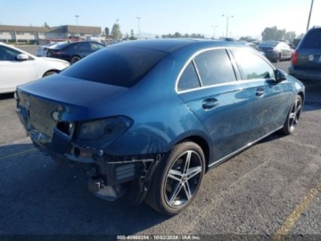 Mercedes Klasa A W177/V177 2021 Mercedes-Benz Klasa A 220, 2021r., 2.0L 2.0 Benzyna 188KM, zdjęcie 2