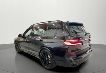 BMW X7 SUV M Facelifting 4.4 M60i 530KM 2025 BMW X7 M60i - Samochod dostepny od reki 4.4 Benzyna 530KM, zdjęcie 37