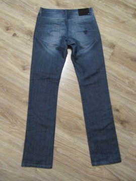 GUESS jeansy spodnie męskie modny krój ultra slim _ 30