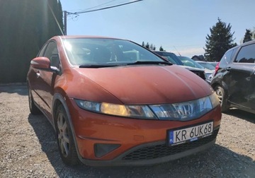 Honda Civic VIII 2008 Honda Civic 2008r, 1.4 Benzyna. Uszkodzony lewy tyl. Jezdzi 1.4 Benzyna