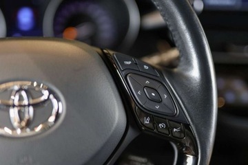 Toyota C-HR I Crossover Facelifting 1.8 Hybrid 122KM 2021 Toyota C-HR 1.8 Hybrid Style 1.8 Hybryda 122KM, zdjęcie 17