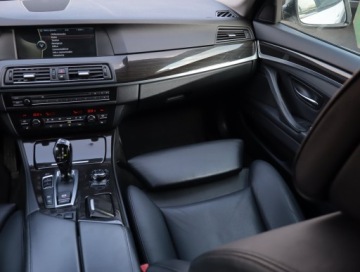 BMW Seria 5 F10-F11 Touring 525d 218KM 2011 BMW 5 525d xDrive, 214 KM, 4X4, Automat, Skóra, zdjęcie 7