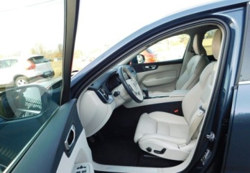 Volvo XC60 II Crossover D3 150KM 2020 Volvo XC 60 z Gwarancja Kamery 360 BLiS Skora Bezowa Panorama Dach 2.0, zdjęcie 12