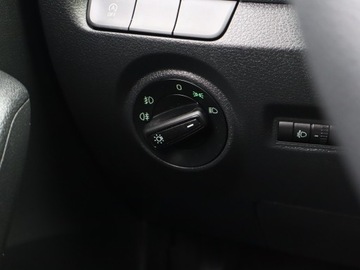 Skoda Fabia III Hatchback Facelifting 1.0 TSI 95KM 2019 Skoda Fabia 1.0 TSI, Klima, Parktronic, zdjęcie 16