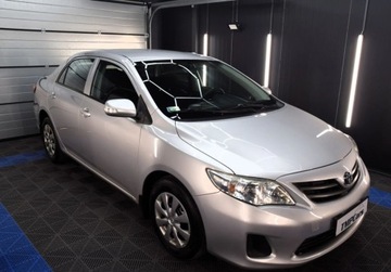 Toyota Corolla X Sedan Facelifting 1.4 D-4D 90KM 2013 Toyota Corolla Polski salon_1.4 D_90KM _ klimatyzacja _ podgrzewane fotele, zdjęcie 18