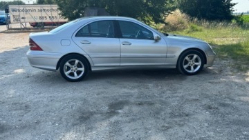 Mercedes Klasa C W203 Sedan W203 2.1 (C 220 CDI) 150KM 2005 Mercedes-Benz Klasa C Raty 2.2 cdi 150KM Automat Polskora tylko 200tys km, zdjęcie 38