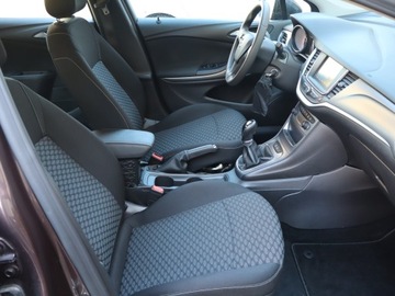 Opel Astra K Hatchback 5d 1.4 Turbo 125KM 2017 Opel Astra 1.4 T, Klima, Tempomat, Parktronic, zdjęcie 8