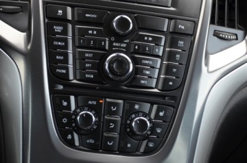 Opel Astra J Sports Tourer 1.4 Turbo ECOTEC 140KM 2012 CZARNA ZAREJESTROWANA 1.4T 140KM COSMO SERWIS NAVI SKÓRA GRZ.FOTELE, zdjęcie 31