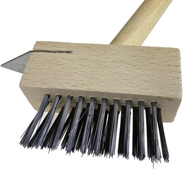 Щетка для чистки брусчатки со скребком с ручкой