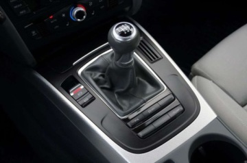 Audi A4 B8 Limousine Facelifting 2.0 TDI 150KM 2015 Audi A4 Limousine 2.0 TDI CR 150 KM, 4x4, Lift, S-Line, Webasto, Hak, GWAR, zdjęcie 16