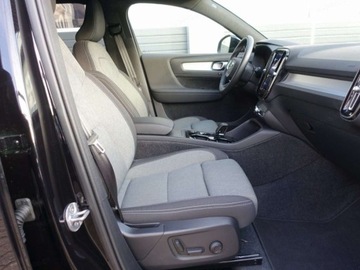Volvo XC40 2025 VOLVO XC40 B4 Plus Black Edition Suv 2.0 (211 KM) 2025, zdjęcie 10