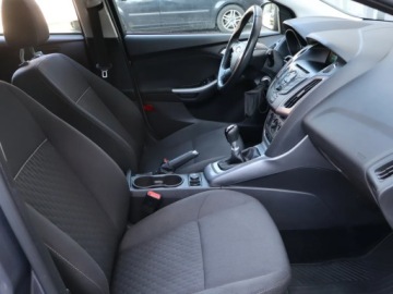 Ford Focus III Hatchback 5d facelifting 1.0 EcoBoost 125KM 2014 Ford Focus 1.0 EcoBoost, Salon Polska, zdjęcie 8