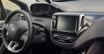 Peugeot 2008 I SUV Facelifting 1.2 PureTech 130KM 2019 Peugeot 2008 Peugeot 2008 Active 2 komplety opon i felgi 1.2 Benzyna 130KM, zdjęcie 4