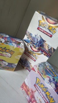Mystery Pack Basic: 2 бустера покемонов + карты