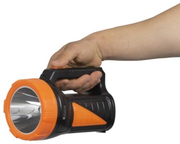 МОЩНЫЙ СВЕТОДИОДНЫЙ ФОНАРЬ С ПЕРЕЗАРЯЖАЕМОЙ БАТАРЕЕЙ