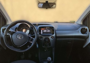Toyota Aygo II Hatchback 3d Facelifting 1.0 VVT-i 72KM 2021 Toyota Aygo 1.0 VVT-i X-play Tech VAT 23 Toyota Mikolajczak Leszno, zdjęcie 3