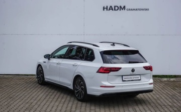 Volkswagen Golf VIII Variant 1.5 eTSI 150KM 2023 Volkswagen Golf Volkswagen Golf 1.5 eTSI MHEV R-Line DSG 1.5 Benzyna 150KM, zdjęcie 5