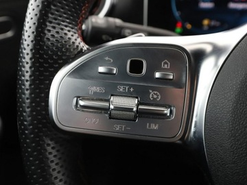 Mercedes Klasa A W177/V177 Hatchback AMG 2.0 A35 306KM 2020 Mercedes A 35 AMG A35 AMG 4MATIC 306KM Automat, zdjęcie 38
