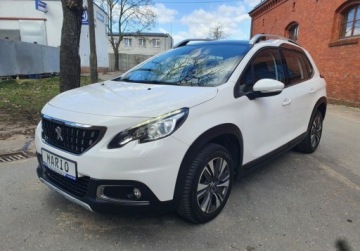 Peugeot 2008 I SUV Facelifting 1.2 PureTech 110KM 2016 Peugeot 2008 Panorama LED Nawigacja GetHelp 1.2 Benzyna 110KM, zdjęcie 6