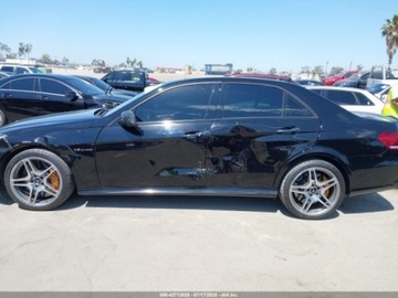 Mercedes Klasa E W212 2014 Mercedes-Benz Klasa E 63 AMG S 4Matic 2014 5.5l 5.5 Benzyna 577KM, zdjęcie 2