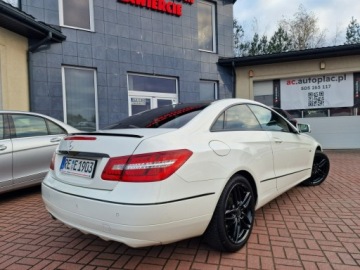 Mercedes Klasa E W212 Coupe 200 CGI BlueEFFICIENCY 184KM 2010 Mercedes E 200 Coupe Avantgarde Automat Kamera Nav, zdjęcie 14