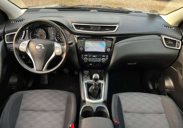 Nissan Qashqai II Crossover 1.6 dCi 130KM 2016 Nissan Qashqai panorama, kamera cofania, nawigacja 1.6 Diesel 130KM, zdjęcie 19