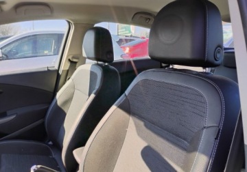 Opel Astra J GTC 1.4 Turbo ECOTEC 120KM 2017 Opel Astra 2017r, SALON POLSKA, 1.4 Benzyna. Uszkodzony prawy bok. Jezdzi., zdjęcie 7