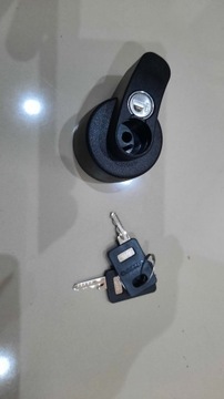 VOLVO S60 V60 XC60 zamek kluczyki do haka holow.