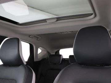 Renault Captur II Crossover 1.3 TCe 130KM 2020 Renault Captur Intens 130KM półskóra navi, zdjęcie 38