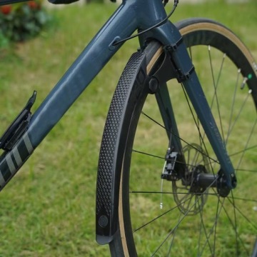 BIKE FENDER UNIVERSAL передний/задний регулируемый 700C (18-32 мм) (ZR71)