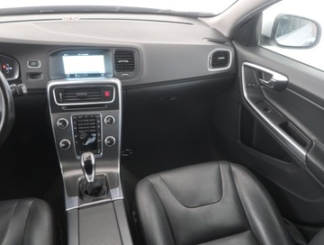 Volvo V60 I Kombi Facelifting 2.0 D3 DRIVE-E 150KM 2016 Volvo V60 D3 2.0, Skóra, Navi, Klima, Klimatronic, zdjęcie 7