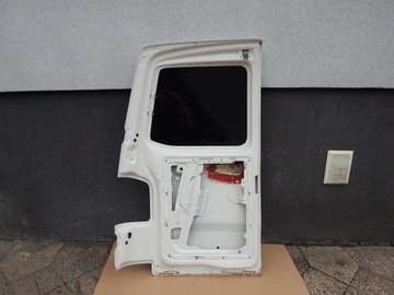 VW T5 двери задние правые БЕЛЫЕ со СТЕКЛОМ.