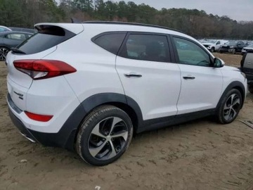 Hyundai Tucson III SUV 1.6 T-GDI 177KM 2016 Hyundai Tucson 1.6 benzyna turbo 175KM 4X4 wersja LIMITED , mala szkoda, zdjęcie 6