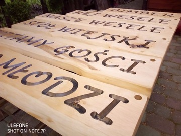 свадебная вывеска, свадебные надписи, деревянный дачный стол