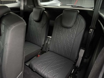 Peugeot 5008 II Crossover Facelifting 1.2 PureTech 130KM 2022 Peugeot 5008 Allure Pack 7 osobowy Kamera Nawigacja CarPlayAndroid LED, zdjęcie 14