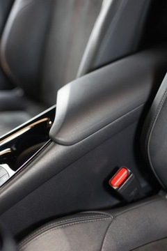 Toyota C-HR I Crossover Facelifting 1.8 Hybrid 122KM 2023 Toyota C-HR 1.8 Hybrid GPF GR Sport 1.8 Hybryda 122KM, zdjęcie 32