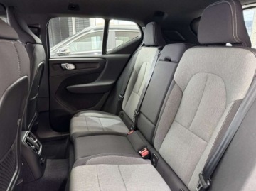 Volvo XC40 Crossover Plug-In Facelifting 1.5 T4 211KM 2022 Volvo XC 40 T4 Start Plug In Kamera cofania Ambiente Nawigacja CarPlay, zdjęcie 11