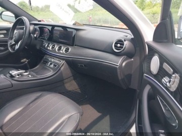 Mercedes Klasa E W213 2019 Mercedes-Benz Klasa E 2019 Mercedes-Benz E-Class E 300 RWD Sedan 2.0 241KM, zdjęcie 7