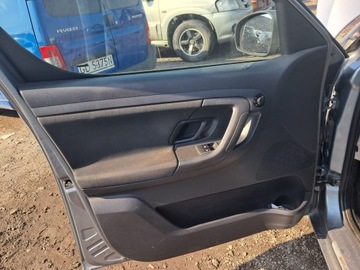 SEDADLA POHOVKA BOKY KOMPLET MATERIÁL SKODA ROOMSTER 2011 R PĚKNÝ