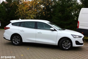 Ford Focus IV Kombi Facelifting 1.0 EcoBoost 125KM 2023 Ford Focus Ford Focus 1.0 EcoBoost Titanium Benzyna 125KM, zdjęcie 3