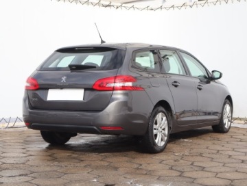 Peugeot 308 II SW Facelifting 1.2 PureTech 130KM 2019 Peugeot 308 1.2 PureTech, Navi, Klima, zdjęcie 4