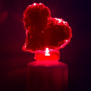 ВСТАВКА ДЛЯ СВЕЧИ СЕРДЦЕ LED 14 СМ ИСПОЛЬЗУЕТСЯ ОТ R6 БАТАРЕИ КРАСНЫЙ