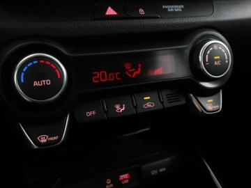 Kia Stonic I Crossover 1.0 T-GDI 120KM 2017 Kia Stonic android auto, grzane fotele, led,, zdjęcie 25