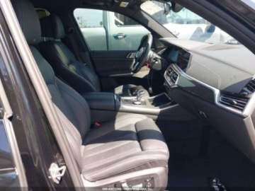 BMW X5 G05 2021 BMW X5 M50i 2021 4.4l 4.4 Benzyna 523KM, zdjęcie 9