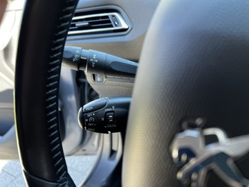 Peugeot 308 II SW Facelifting 1.2 PureTech 110KM 2021 Peugeot 308 Kombi 1.2 Benzyna, FV 23%, zdjęcie 17