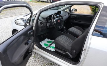 Fiat Punto Punto 2012 Hatchback 3d 1.2 8v 69KM 2012 Fiat Punto KLIMA, Wielofunkcja, Seryjne radio Centralny Zamek, Nawigacja..., zdjęcie 7