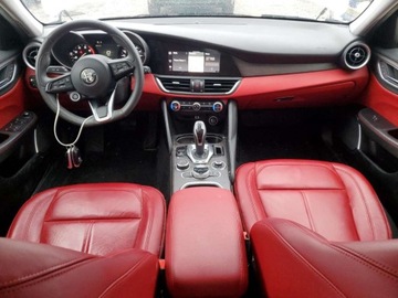 Alfa Romeo Giulia II Sedan Facelifting 2.0 Turbo 280KM 2021 Alfa Romeo Giulia Ti 2021 2.0l 2.0 Benzyna 280KM, zdjęcie 8