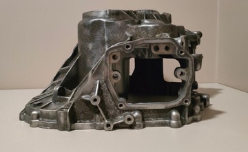 Корпус коробки передач DQ200 0AM301103F